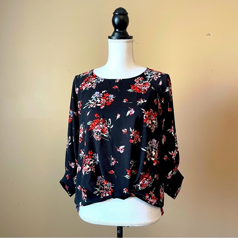 GIBSON | Black Floral Twist Front Blouse Sz XSP
